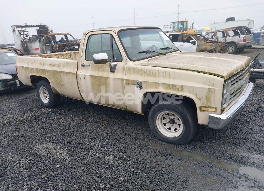 1985 Chevrolet C10 (VIN 1GCCC14F8FJ183398) main photo