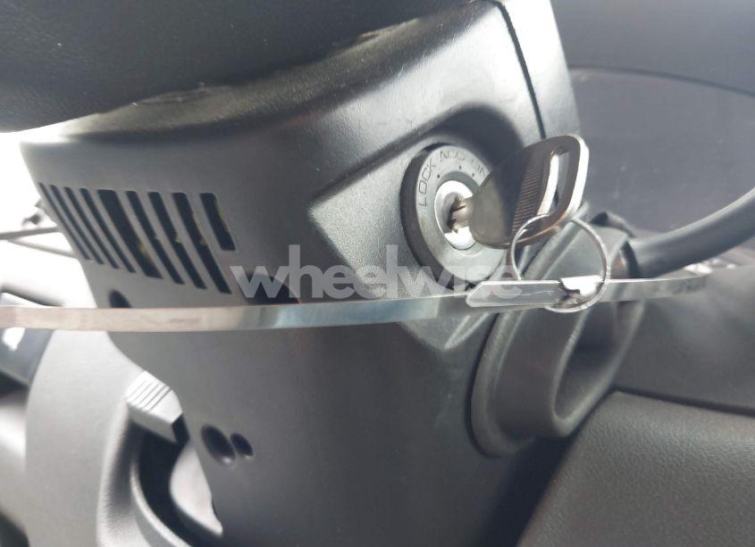 Photo 11 of 2004 Chevrolet Colorado LS (VIN 1GCCS136948104300)