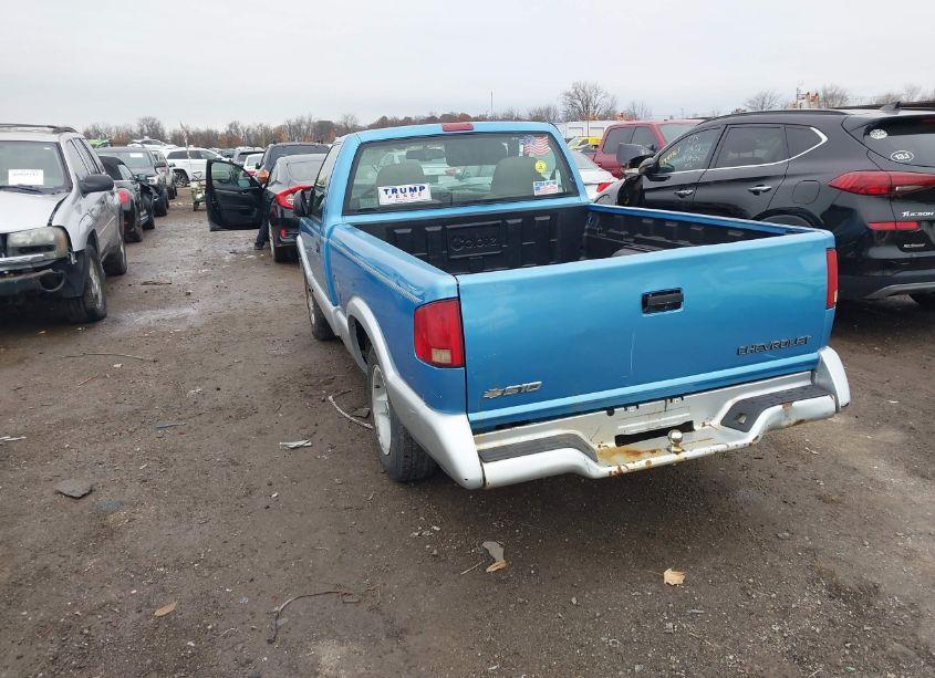 Photo 3 of 1996 Chevrolet S TRUCK S10 (VIN 1GCCS1440T8175221)