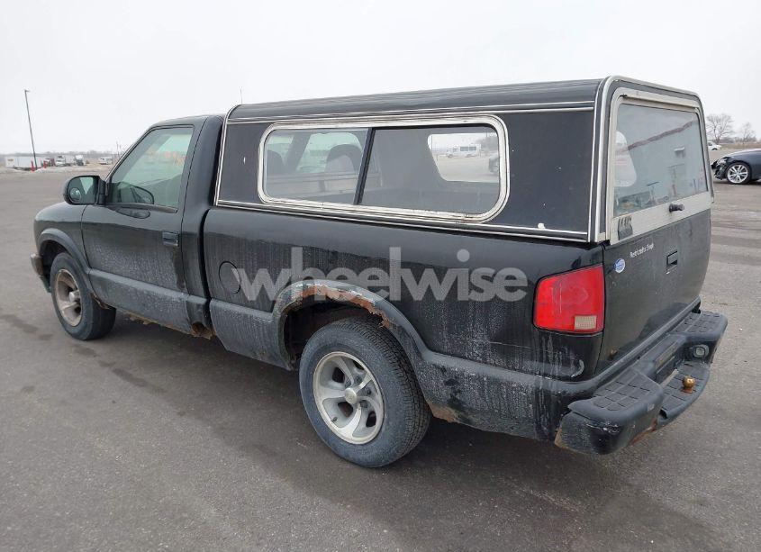 Photo 3 of 1999 Chevrolet S-10 LS (VIN 1GCCS1440X8138336)