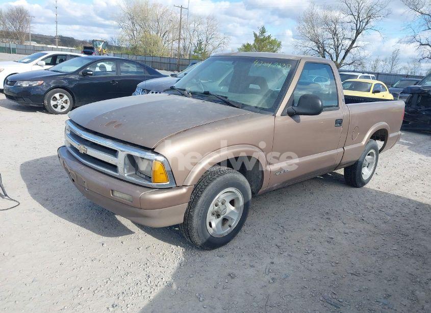 Photo 2 of 1996 Chevrolet S TRUCK S10 (VIN 1GCCS1441T8106537)