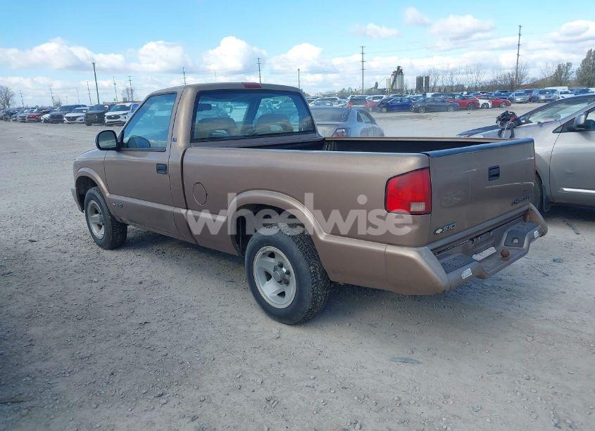Photo 3 of 1996 Chevrolet S TRUCK S10 (VIN 1GCCS1441T8106537)