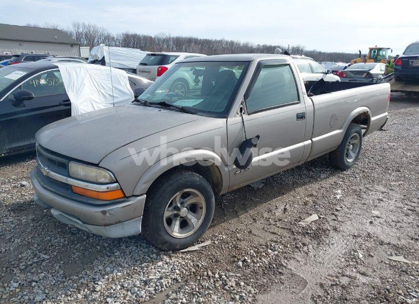 Photo 2 of 1998 Chevrolet S-10 LS FLEETSIDE (VIN 1GCCS1441WK232761)