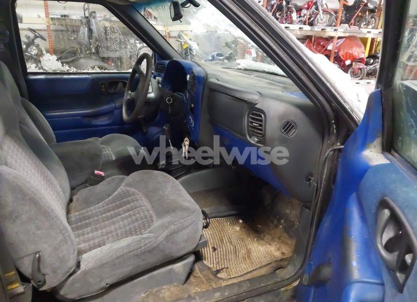 Photo 5 of 1998 Chevrolet S-10 LS FLEETSIDE (VIN 1GCCS1441WK251424)