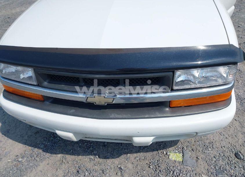Photo 6 of 2000 Chevrolet S-10 LS (VIN 1GCCS1441Y8182038)