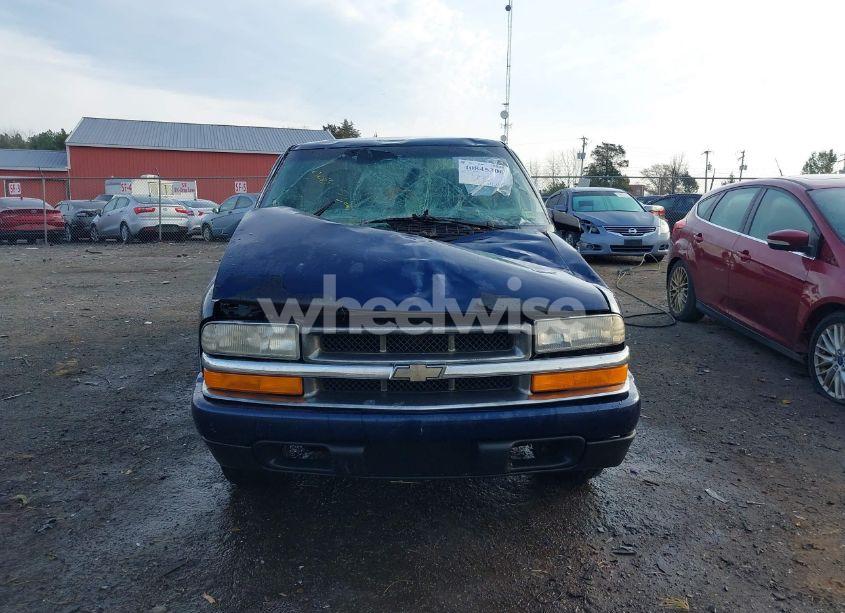 Photo 12 of 2000 Chevrolet S-10 LS (VIN 1GCCS1441YK185069)