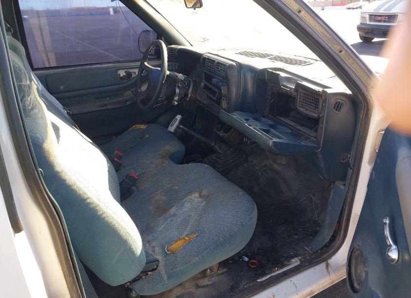 Photo 5 of 1995 Chevrolet S TRUCK S10 (VIN 1GCCS1442S8207875)