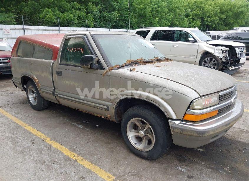 1999 Chevrolet S-10 LS (VIN 1GCCS1442X8159401) main photo