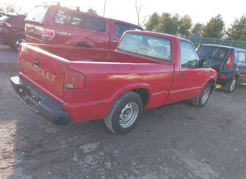 Photo 4 of 1999 Chevrolet S-10 (VIN 1GCCS1442XK167596)