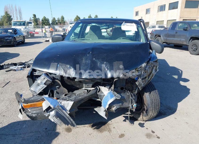 Photo 11 of 1999 Chevrolet S-10 LS (VIN 1GCCS1443X8142025)