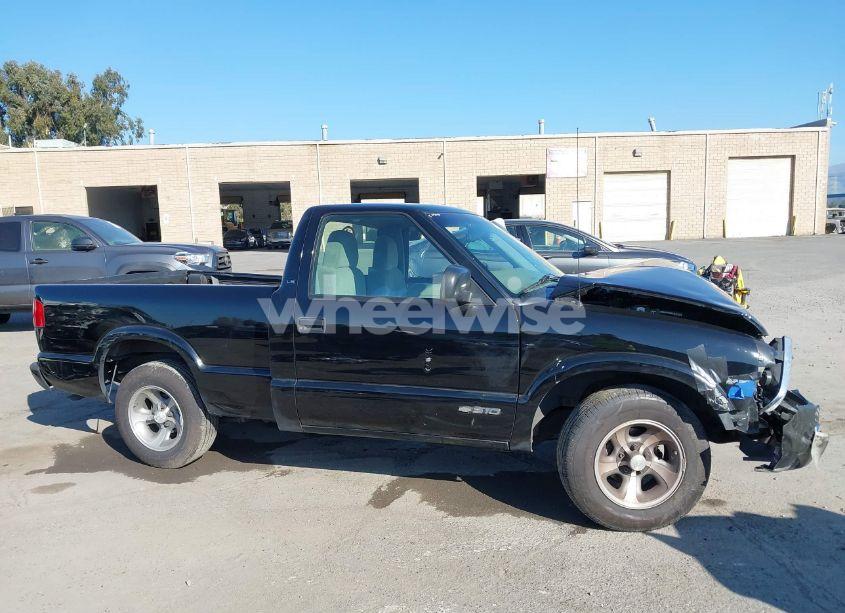 Photo 12 of 1999 Chevrolet S-10 LS (VIN 1GCCS1443X8142025)