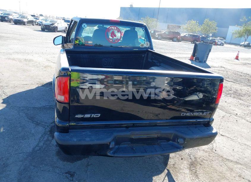 Photo 15 of 1999 Chevrolet S-10 LS (VIN 1GCCS1443X8142025)