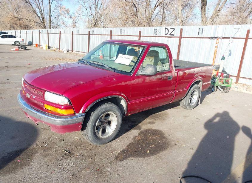 Photo 2 of 1998 Chevrolet S-10 LS FLEETSIDE CMI (VIN 1GCCS1444W8113034)