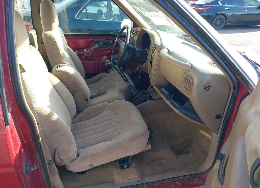 Photo 5 of 1998 Chevrolet S-10 LS FLEETSIDE CMI (VIN 1GCCS1444W8113034)