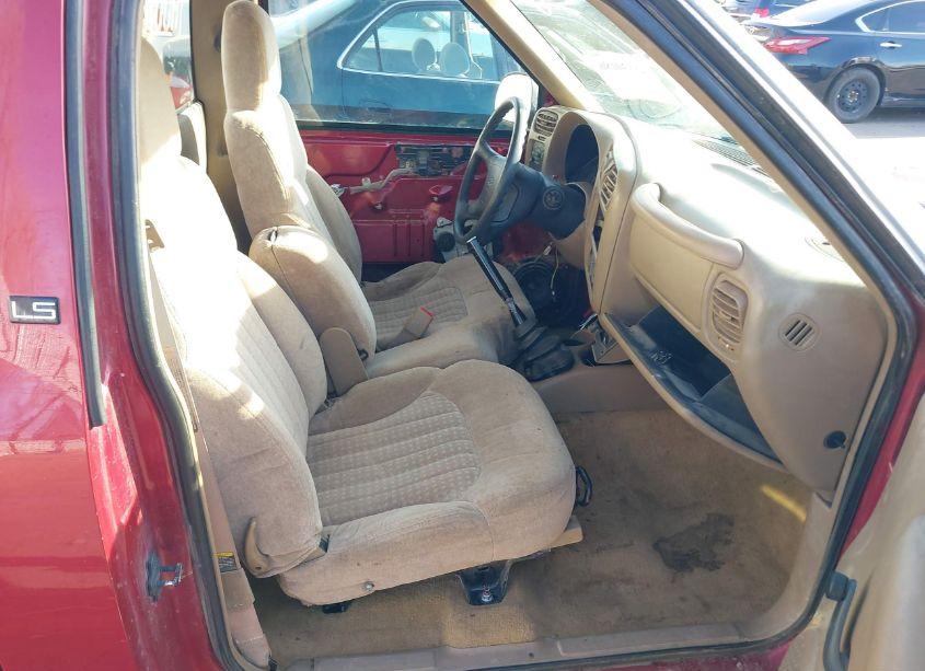 Photo 8 of 1998 Chevrolet S-10 LS FLEETSIDE CMI (VIN 1GCCS1444W8113034)