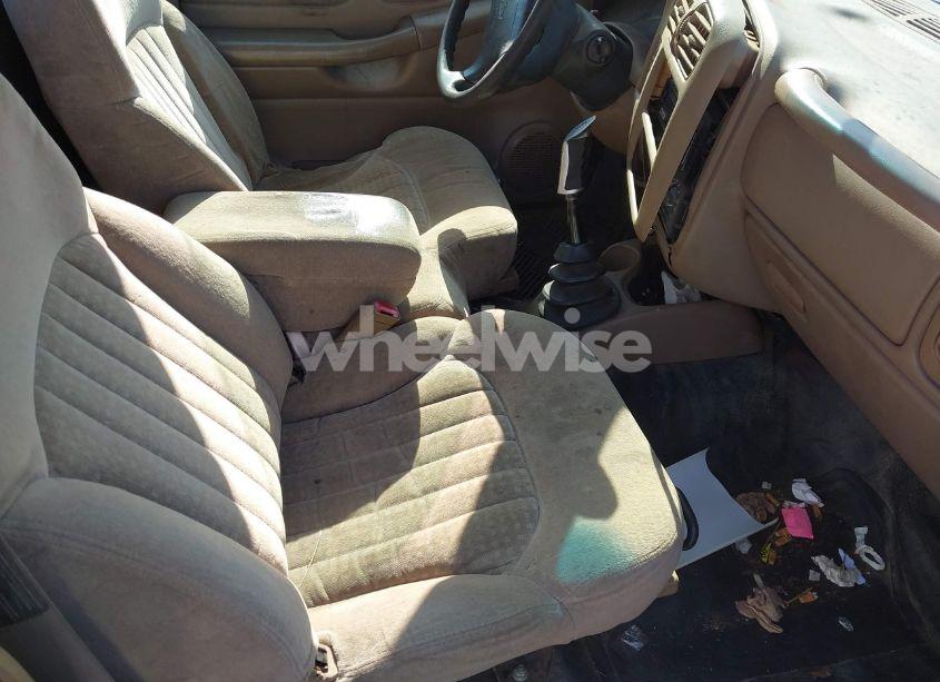 Photo 5 of 1998 Chevrolet S-10 FLEETSIDE (VIN 1GCCS1444W8157454)