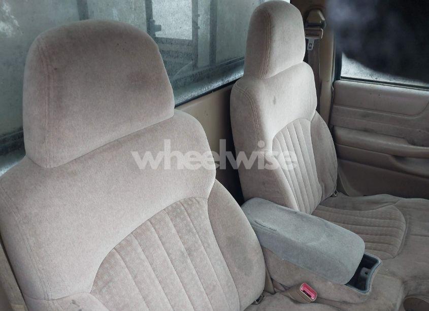 Photo 8 of 1998 Chevrolet S-10 LS FLEETSIDE (VIN 1GCCS1444WK249330)