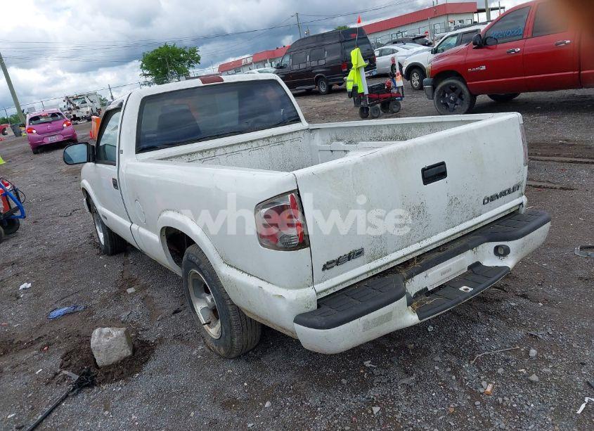 Photo 3 of 2000 Chevrolet S-10 LS (VIN 1GCCS1444Y8124683)