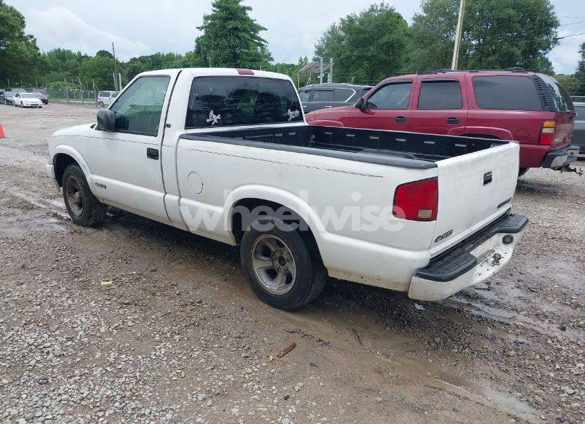 Photo 3 of 2000 Chevrolet S-10 LS (VIN 1GCCS1444YK101486)