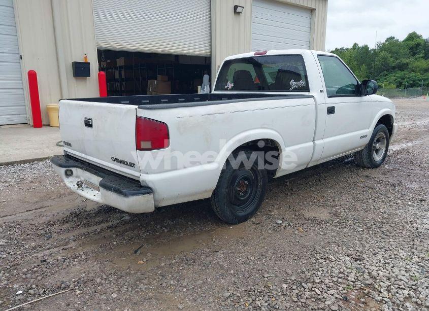Photo 4 of 2000 Chevrolet S-10 LS (VIN 1GCCS1444YK101486)