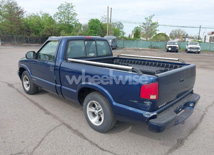 Photo 3 of 2000 Chevrolet S-10 LS (VIN 1GCCS1444YK107451)