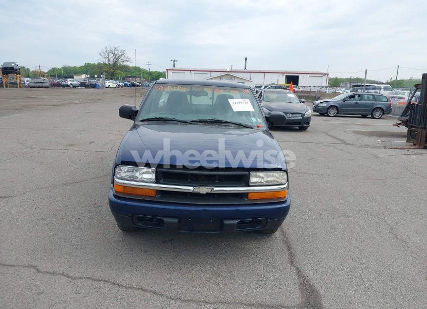 Photo 6 of 2000 Chevrolet S-10 LS (VIN 1GCCS1444YK107451)