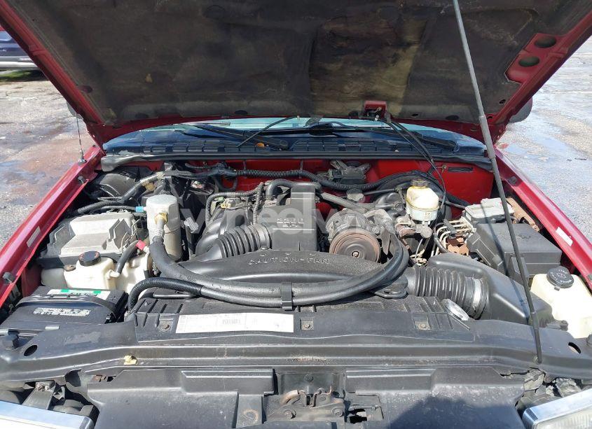 Photo 10 of 2000 Chevrolet S-10 LS (VIN 1GCCS1444YK167617)