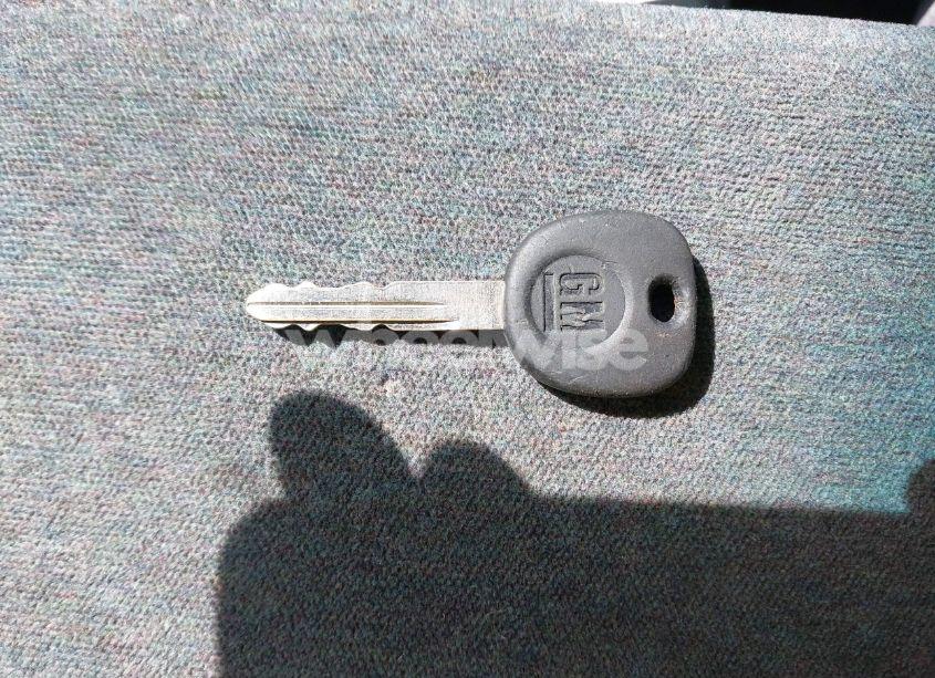 Photo 11 of 2000 Chevrolet S-10 LS (VIN 1GCCS1444YK167617)