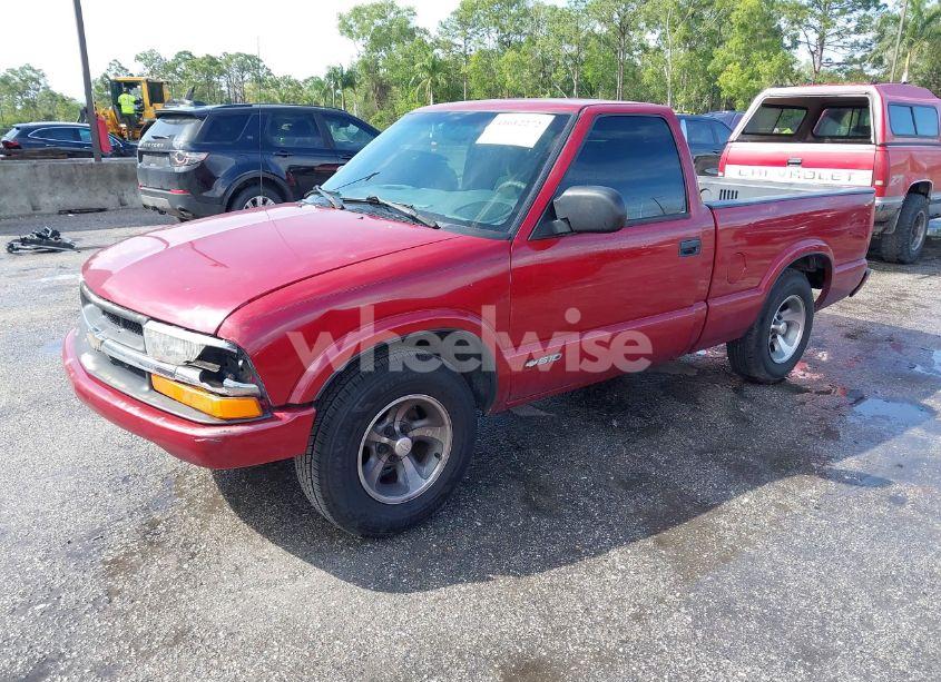 Photo 2 of 2000 Chevrolet S-10 LS (VIN 1GCCS1444YK167617)