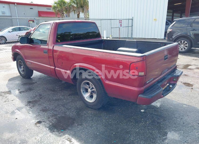 Photo 3 of 2000 Chevrolet S-10 LS (VIN 1GCCS1444YK167617)