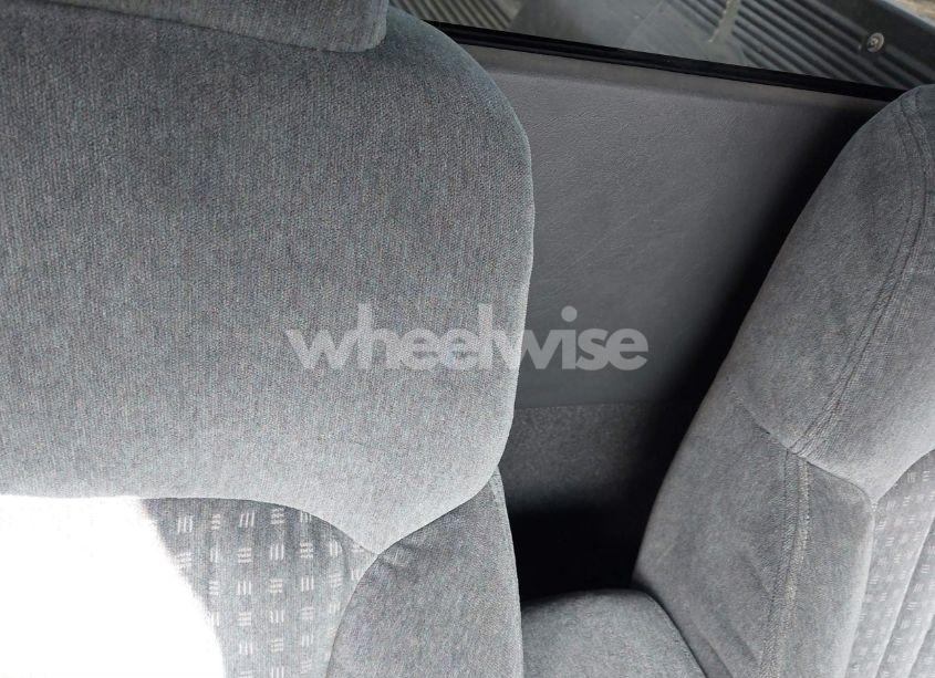 Photo 8 of 2000 Chevrolet S-10 LS (VIN 1GCCS1444YK167617)