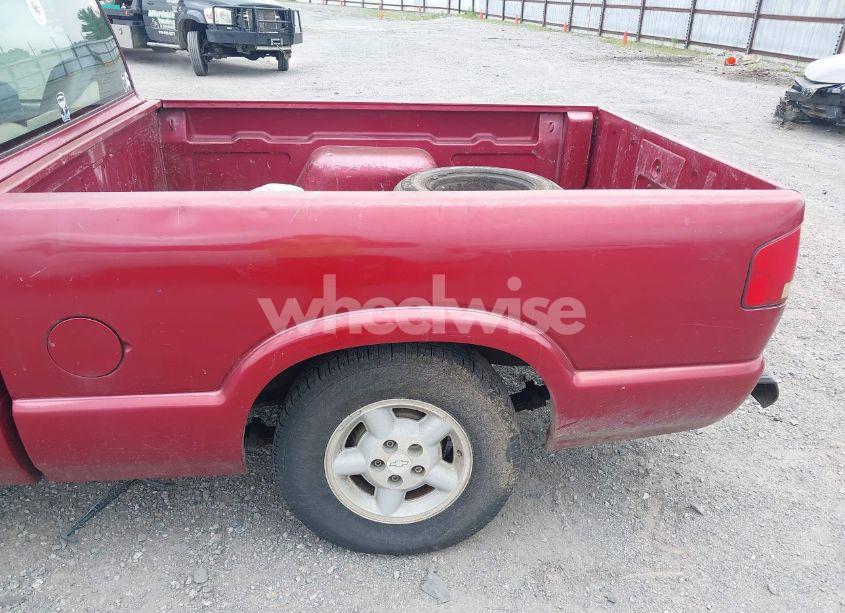 Photo 14 of 1996 Chevrolet S TRUCK S10 (VIN 1GCCS1445TK201136)