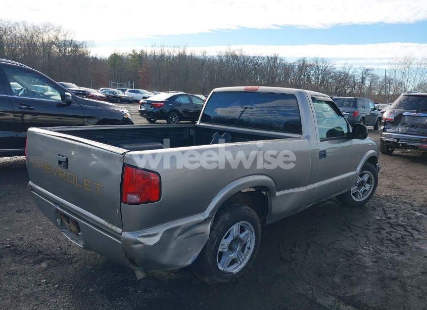 Photo 6 of 1998 Chevrolet S-10 FLEETSIDE (VIN 1GCCS1445W8245512)