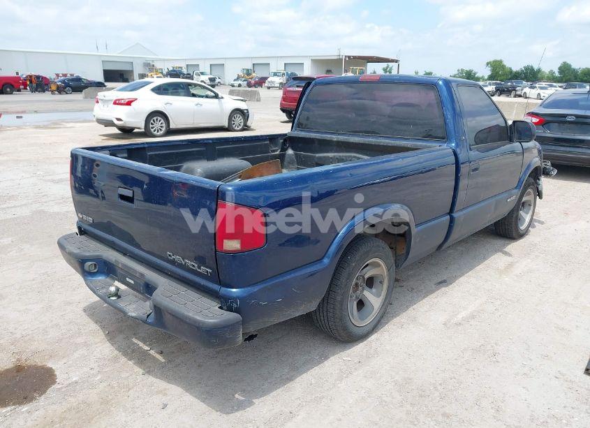 Photo 4 of 1999 Chevrolet S-10 LS (VIN 1GCCS1445X8191064)