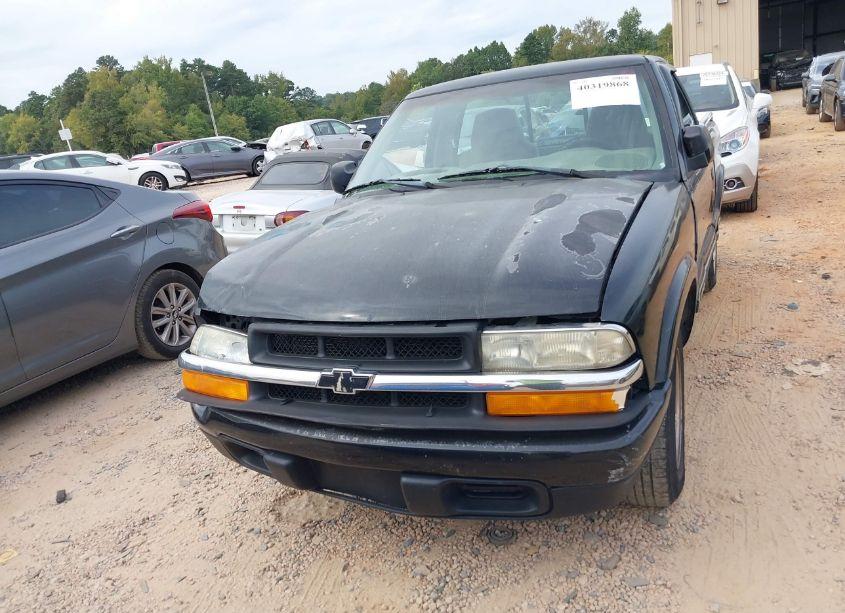Photo 12 of 2000 Chevrolet S-10 LS (VIN 1GCCS1445Y8114308)