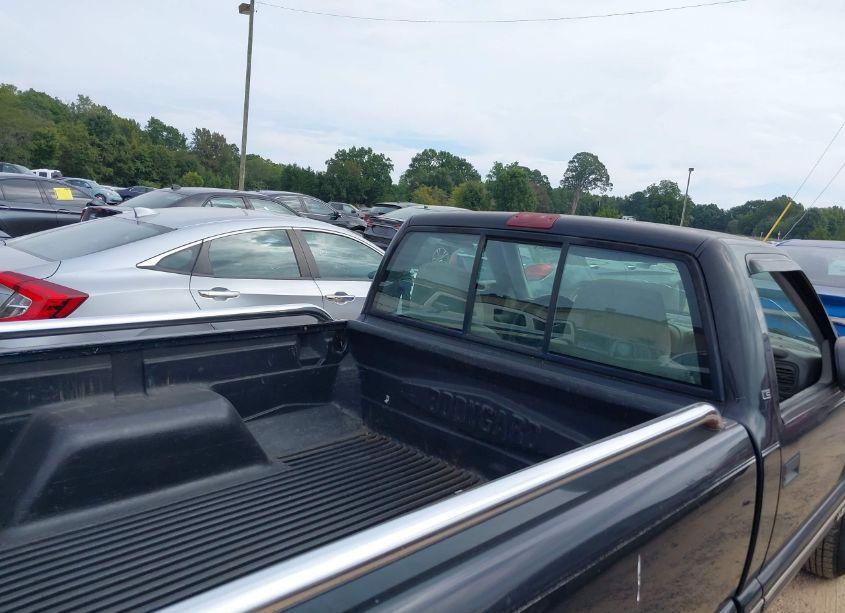 Photo 8 of 2000 Chevrolet S-10 LS (VIN 1GCCS1445Y8114308)