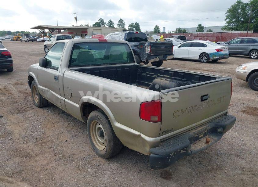 Photo 3 of 1999 Chevrolet S-10 (VIN 1GCCS1446X8101789)
