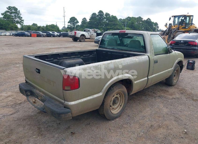 Photo 4 of 1999 Chevrolet S-10 (VIN 1GCCS1446X8101789)