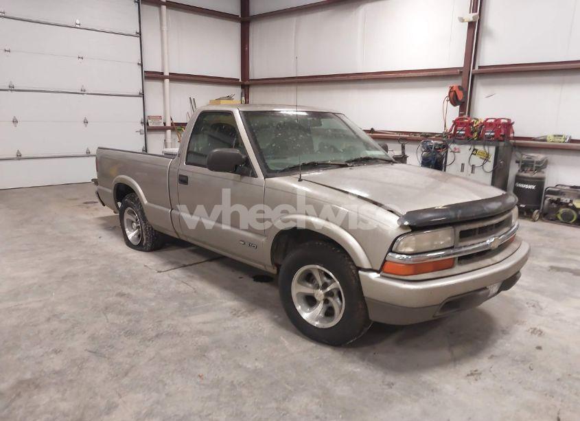 2000 Chevrolet S-10 LS (VIN 1GCCS1446YK192616) main photo
