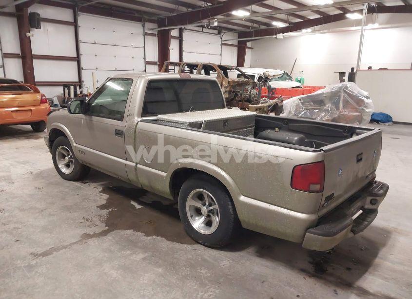 Photo 3 of 2000 Chevrolet S-10 LS (VIN 1GCCS1446YK192616)