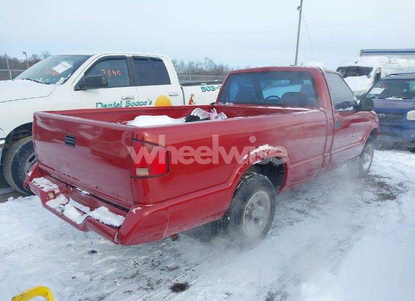 Photo 4 of 1995 Chevrolet S TRUCK S10 (VIN 1GCCS1447SK105071)