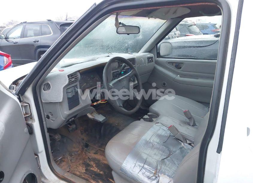 Photo 5 of 1997 Chevrolet S-10 FLEETSIDE (VIN 1GCCS1447VK239132)