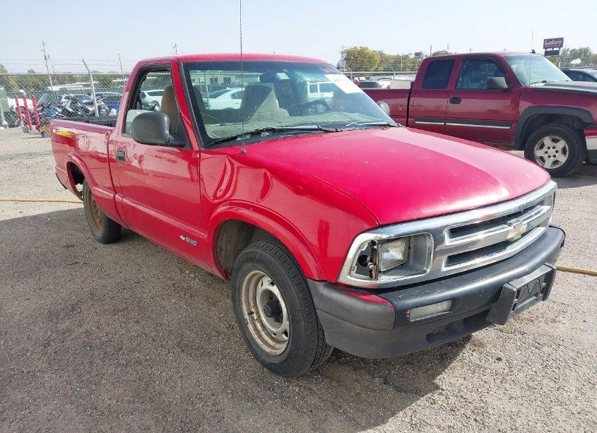 1998 Chevrolet S-10 FLEETSIDE (VIN 1GCCS1447W8187435) main photo