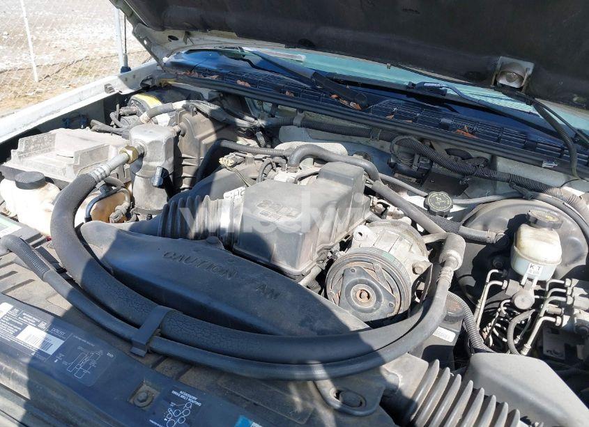 Photo 10 of 1998 Chevrolet S-10 LS FLEETSIDE (VIN 1GCCS1447WK260094)