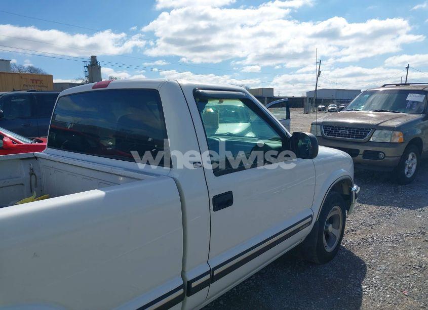 Photo 8 of 1998 Chevrolet S-10 LS FLEETSIDE (VIN 1GCCS1447WK260094)