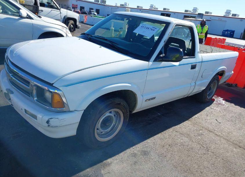 Photo 12 of 1995 Chevrolet S TRUCK S10 (VIN 1GCCS1448S8125200)