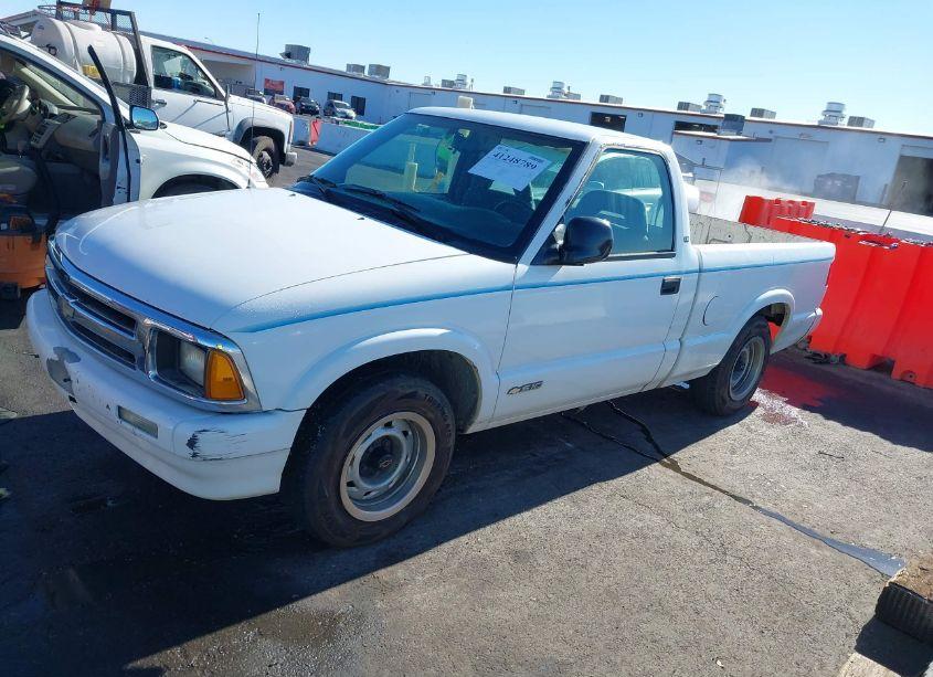 Photo 2 of 1995 Chevrolet S TRUCK S10 (VIN 1GCCS1448S8125200)