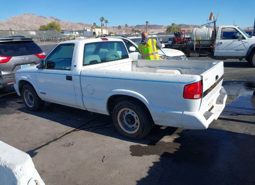 Photo 3 of 1995 Chevrolet S TRUCK S10 (VIN 1GCCS1448S8125200)