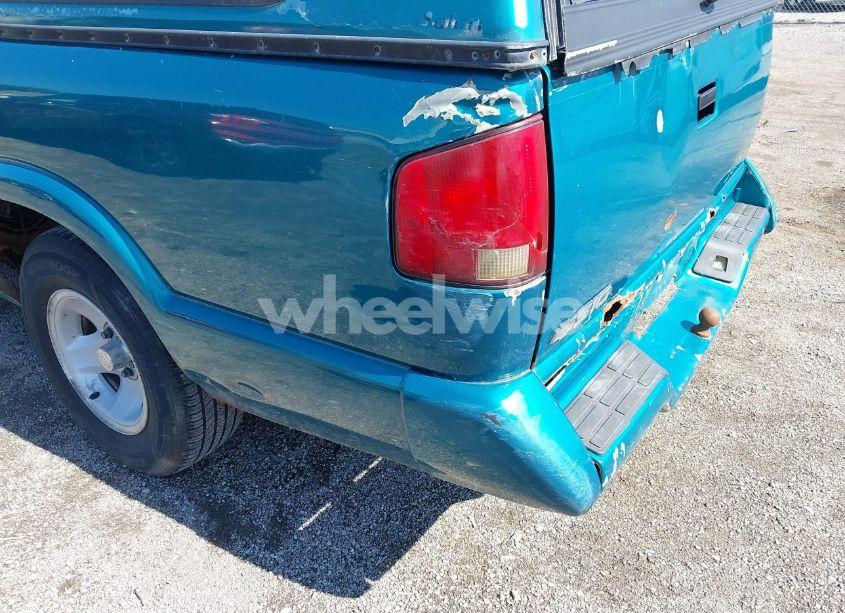 Photo 16 of 1996 Chevrolet S TRUCK S10 (VIN 1GCCS1448TK101743)