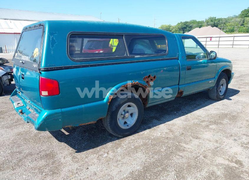 Photo 4 of 1996 Chevrolet S TRUCK S10 (VIN 1GCCS1448TK101743)